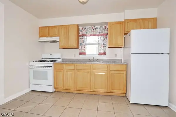 68 Mohawk Ave, Hawthorne Boro, NJ 07506