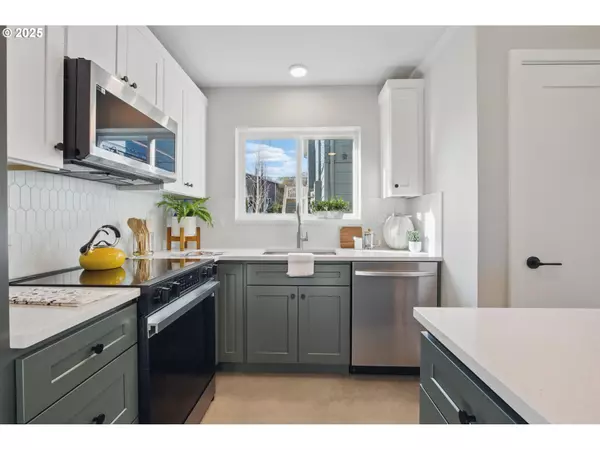 Portland, OR 97202,1123 SE Rhone ST #B