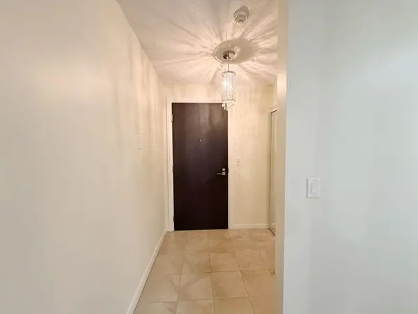 1070 Sheppard AVE W #204, Toronto W05, ON M3J 0G8