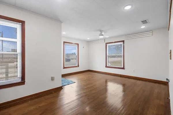 304 N Main Highway, Lindale, TX 75771