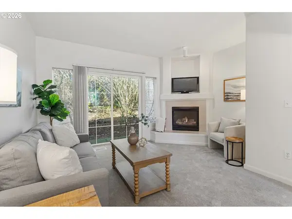 15450 SW SPARROW LOOP #102, Beaverton, OR 97007