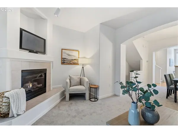 15450 SW SPARROW LOOP #102, Beaverton, OR 97007