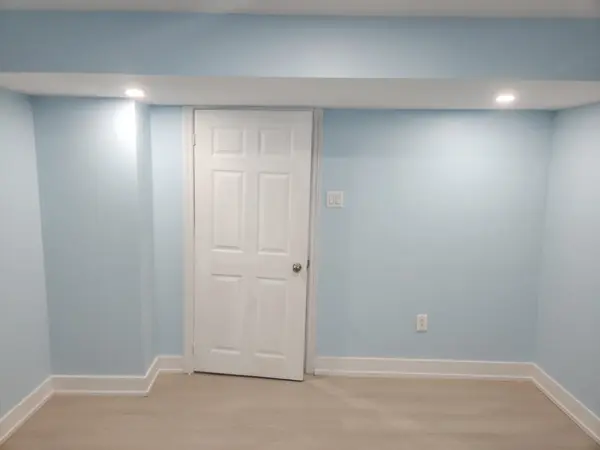 1056 Suddard AVE, Oshawa, ON L1L 0V5