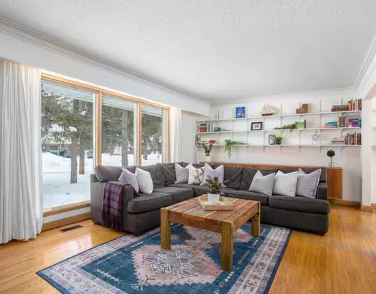 Guelph, ON N1E 1L7,15 GLADSTONE AVE