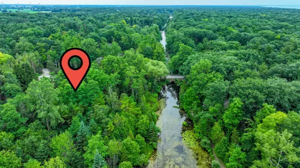 Lambton Shores, ON N0M 1T0,10224 LAKEVIEW AVE