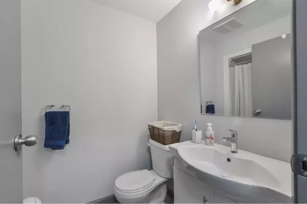 Hamilton, ON L8S 3A1,77 Leland ST #221