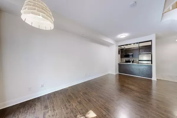 Toronto E07, ON M1S 0L2,315 Village Green SQ #50