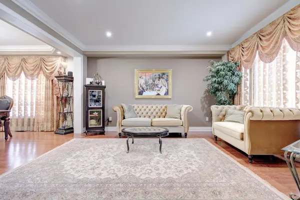 58 Michael Fisher AVE, Vaughan, ON L6A 0K9