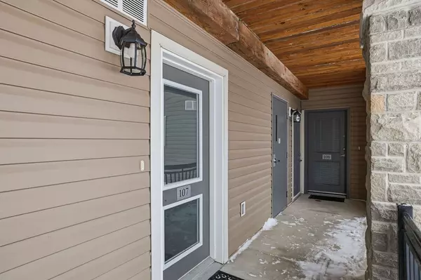 Collingwood, ON L9Y 0X4,10 Brandy Lane DR #107