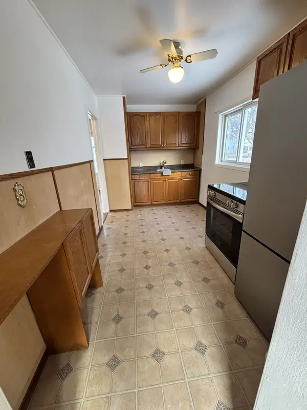 638 Mckellar ST, Peterborough, ON K9J 1R3