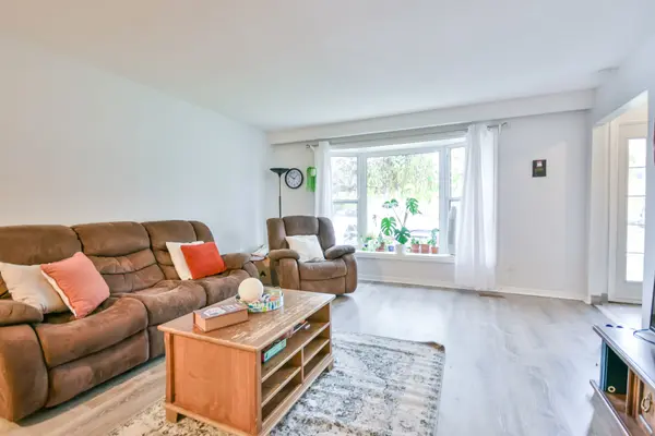 75 Bernick DR, Barrie, ON L4M 5C1