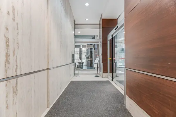 330 Burnhamthorpe RD W #1402, Mississauga, ON L5B 0E1