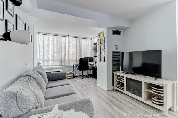 Toronto C14, ON M2M 4J4,7 Bishop AVE #201