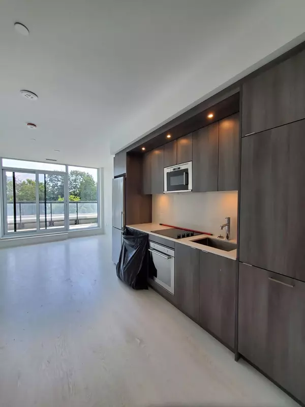 Toronto C13, ON M3C 0P7,30 Inn On The Pk DR #409