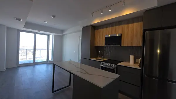 Brampton, ON L7A 5M5,10 All nations DR #E1401