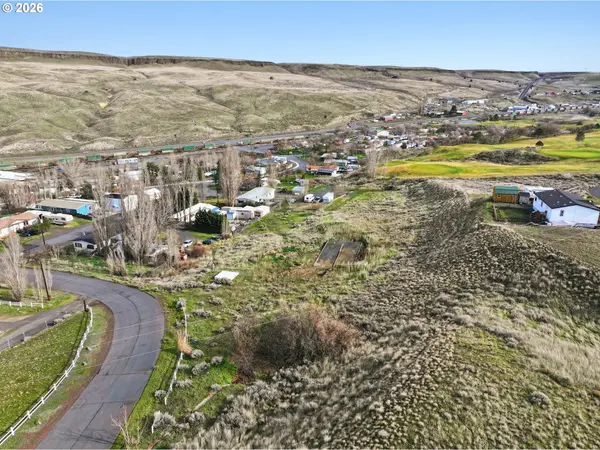 1100 Columbia View DR, Arlington, OR 97812