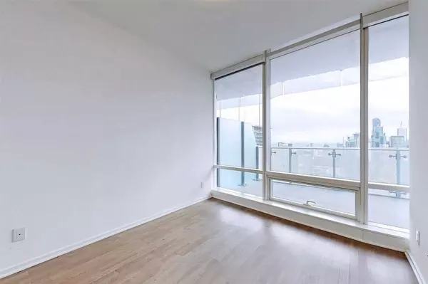 Toronto C08, ON M4W 1A9,1 Bloor ST E #3805