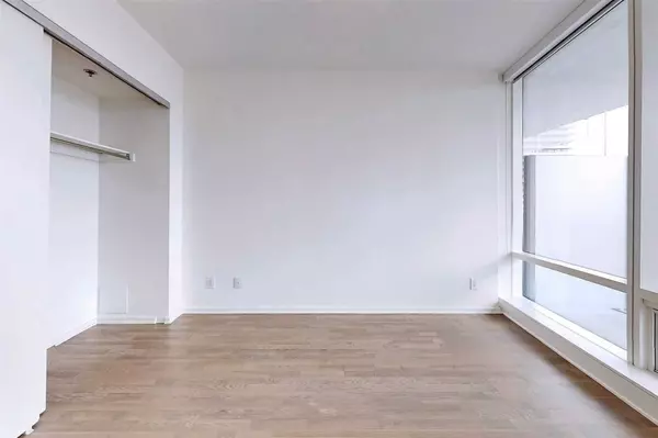 Toronto C08, ON M4W 1A9,1 Bloor ST E #3805