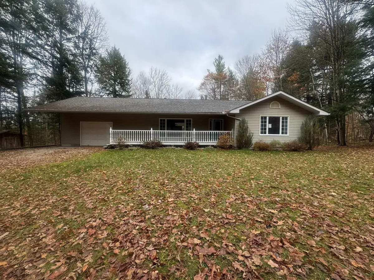 Huntsville, ON P0B 1M0,80 Stephenson Rd 7 N/A E