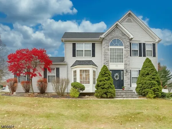 37 Lazarus Dr, Roxbury Twp., NJ 07852