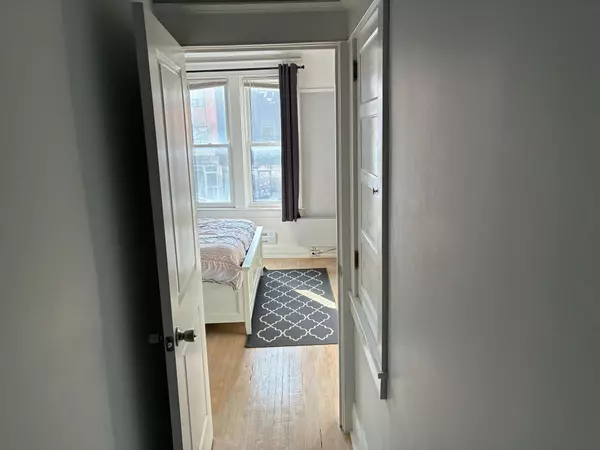 Toronto C10, ON M4P 2J1,2583 Yonge ST #A