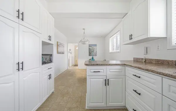 1367 Garvolin AVE, Pickering, ON L1W 1J5