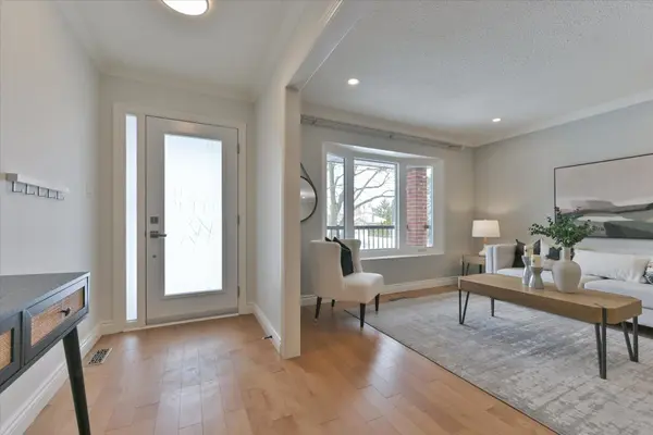 Aurora, ON L4G 3W9,49 Seaton DR