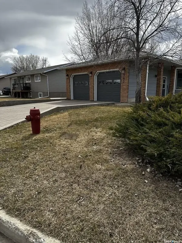 797 4th STREET W, Shaunavon, SK S0N 2M0