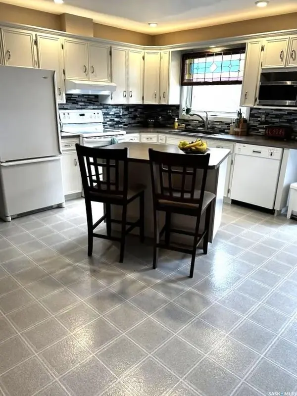 797 4th STREET W, Shaunavon, SK S0N 2M0