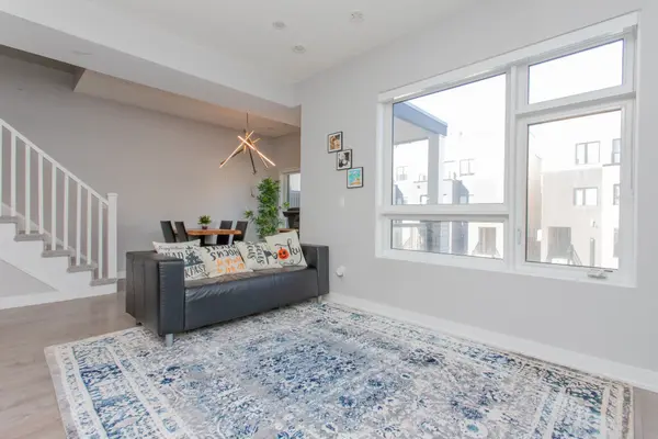 1121 Cooke BLVD NE #11, Burlington, ON L7T 0C3