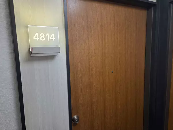 Toronto W06, ON M8V 0J1,30 Shore Breeze DR #4814