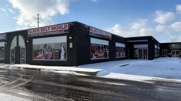 4031 Fairview ST #2, Burlington, ON L7L 2A4