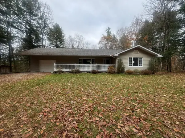 80 Stephenson Rd 7 N/A E, Huntsville, ON P0B 1M0