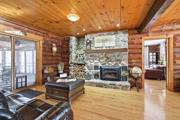 16985 Headline RD, South Stormont, ON K0C 1P0