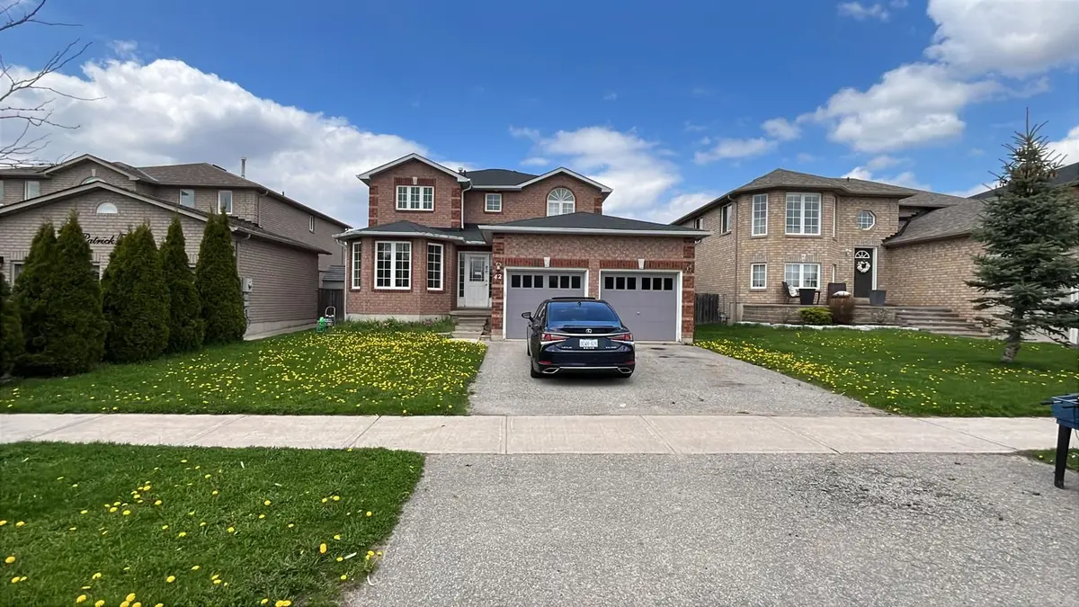 42 Patrick DR, Barrie, ON L4N 0H1