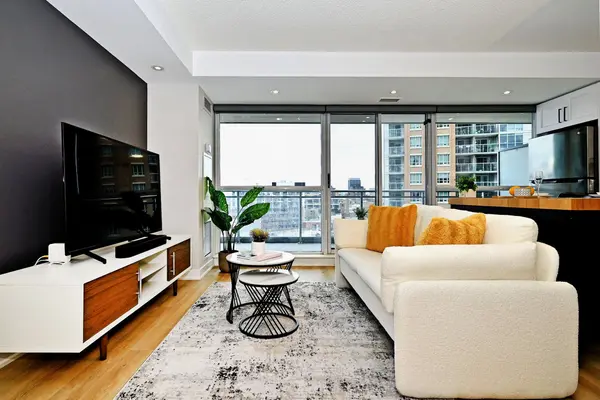 100 Western Battery RD #705, Toronto C01, ON M6K 3S2