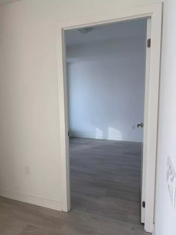 Toronto C13, ON M3C 0S4,1 QUARRINGTON LN #1410