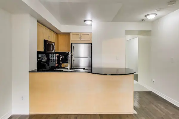 18 Kenaston GDNS #203, Toronto C15, ON M2K 1G8