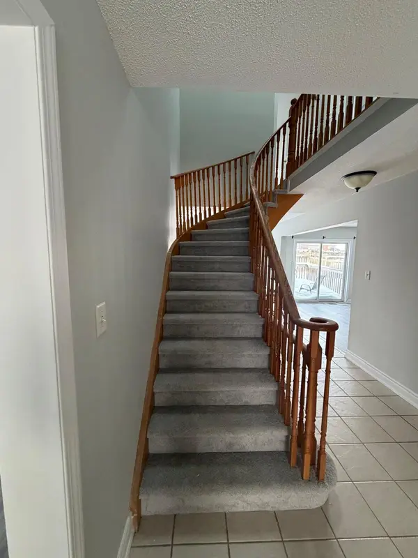 42 Patrick DR, Barrie, ON L4N 0H1