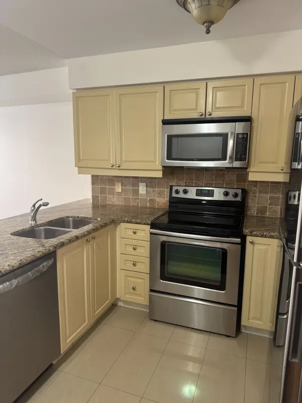 1070 Sheppard AVE W #809, Toronto W05, ON M3J 0G8