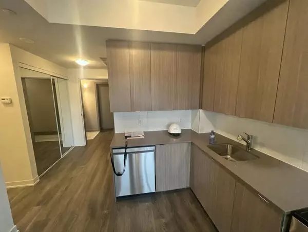 62 Sky Harbour DR E #315, Brampton, ON L6Y 6J2