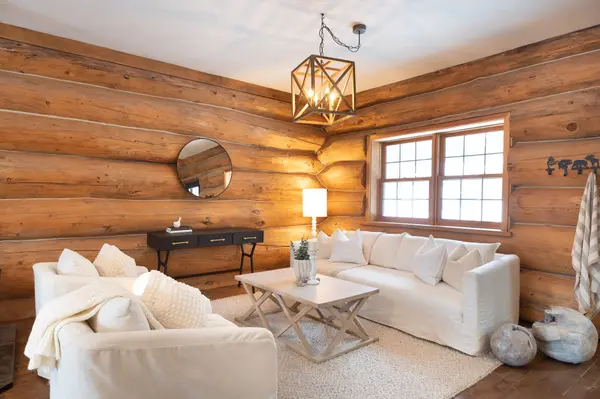 Huntsville, ON P0B 1M0,299 Rowanwood RD