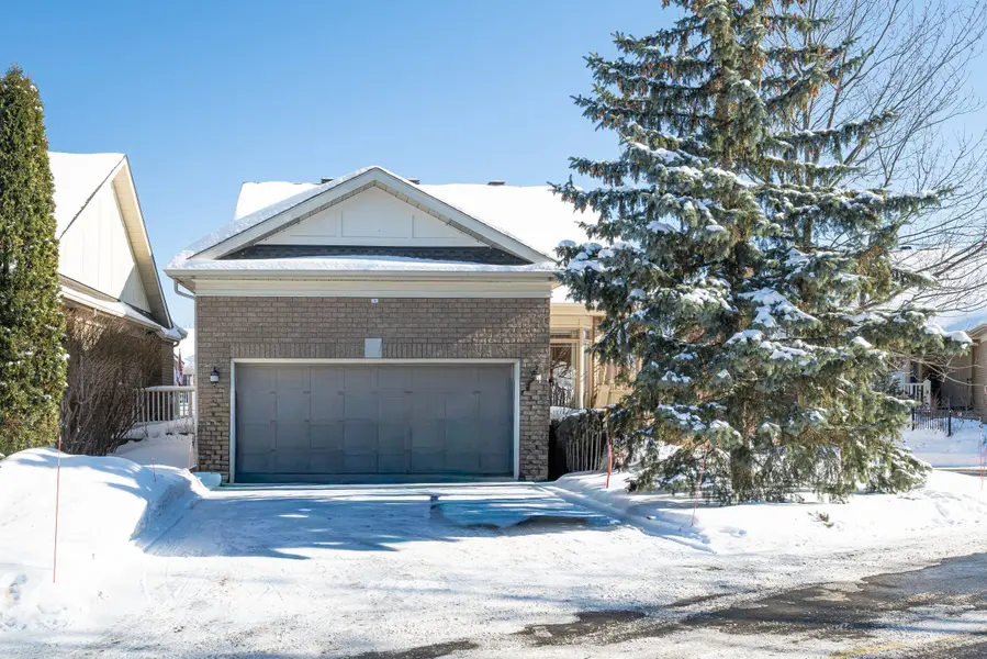 8 Waterford WAY, Country Place - Pineglen - Crestview And Area, ON K2E 7V4