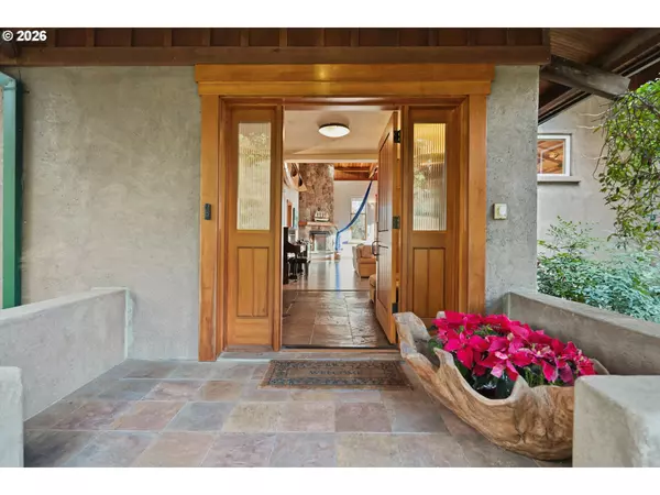 Lake Oswego, OR 97034,13537 FIELDING RD