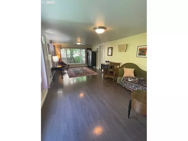 Springfield, OR 97477,239 D ST