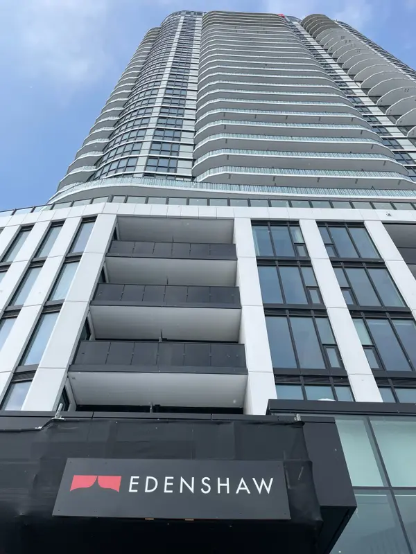 1 Fairview RD E #1413, Mississauga, ON L5A 4C6
