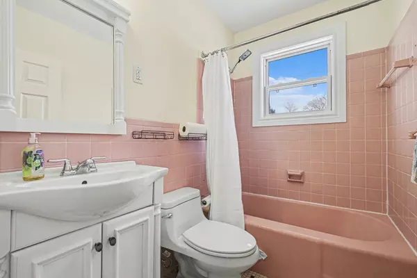 Alta Vista And Area, ON K1G 0Y5,1530 Weyburn ST