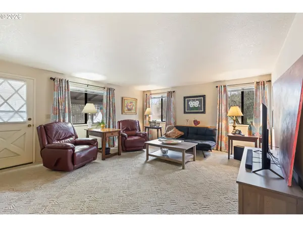 479 2ND ST, Elkton, OR 97436