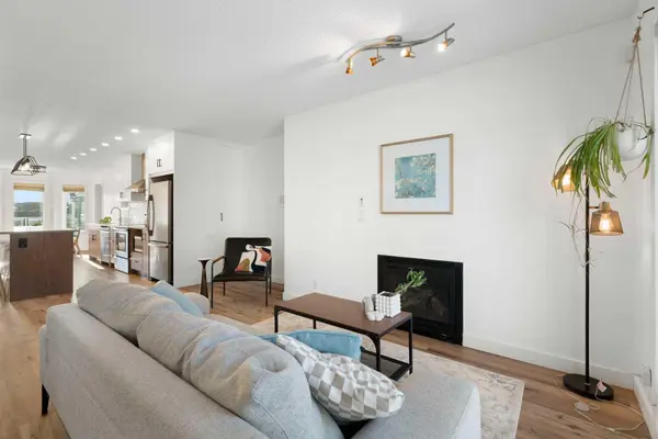 2213 31 AVE SW, Calgary, AB t2t1t7