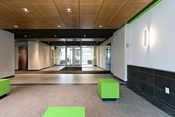 Toronto C01, ON M5S 2H8,666 Spadina AVE #1209